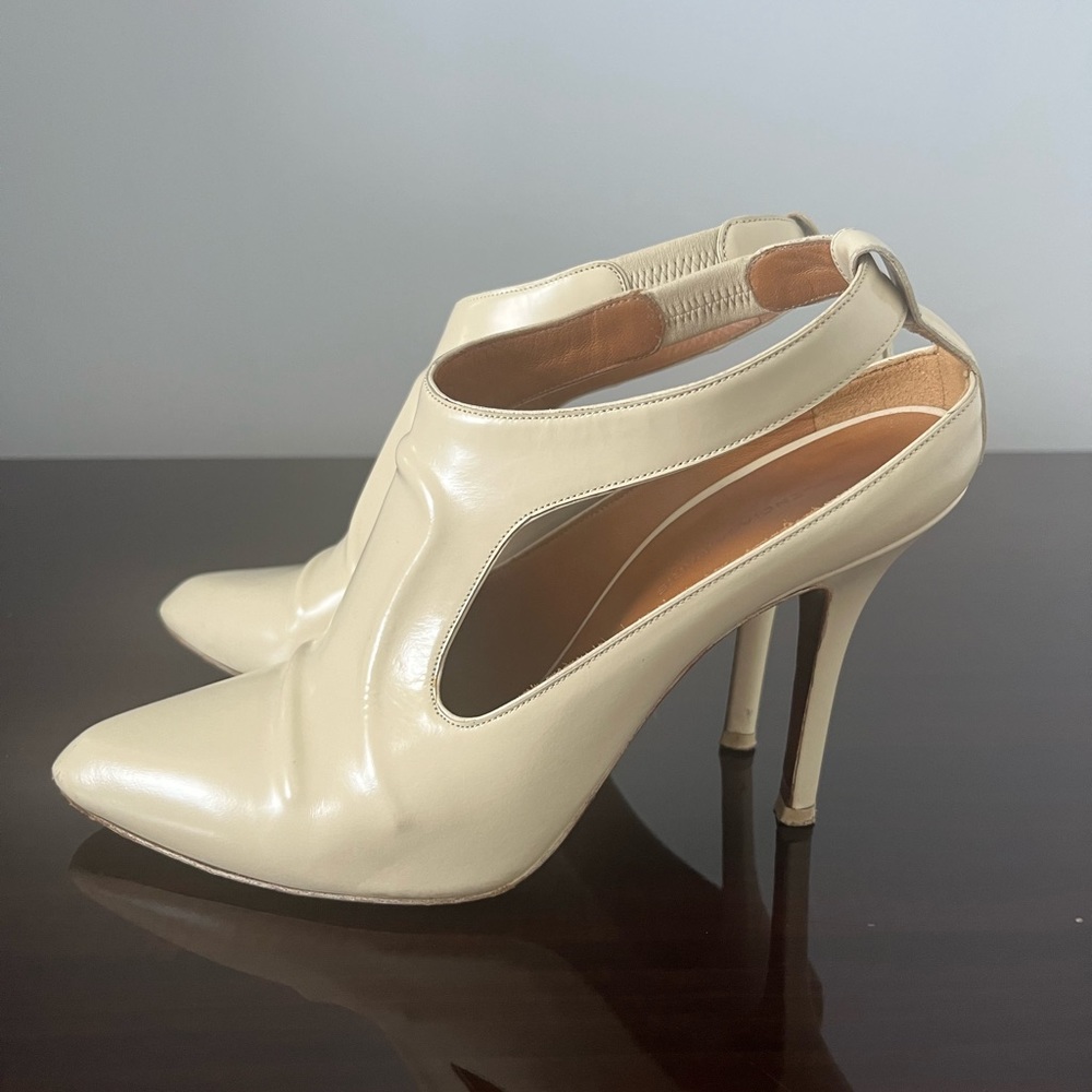 Balenciaga shoes, beige leather, size 6